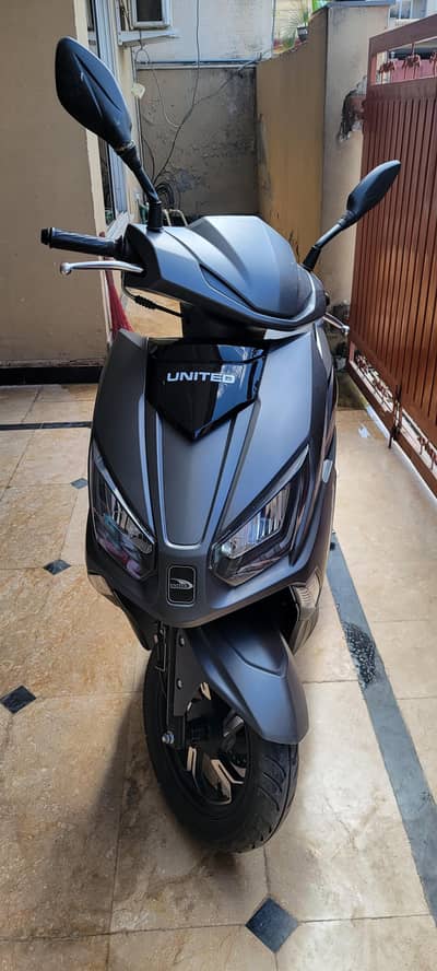 United 100cc scooter in band new condition only traveled 104km