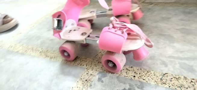 sketing ahoes. pink colour adjustable