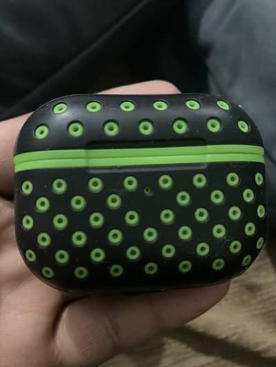 Apple AirPods Pro 2 original slightly