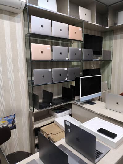 i7 i9 M1 M2 M3 M4 M5 apple MacBook Pro air available