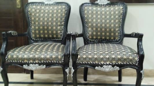 2 bed chairs condition 8/10 pure sheesham wood chairs