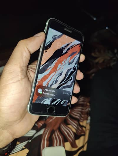 iphone SE icloud locked 128gb