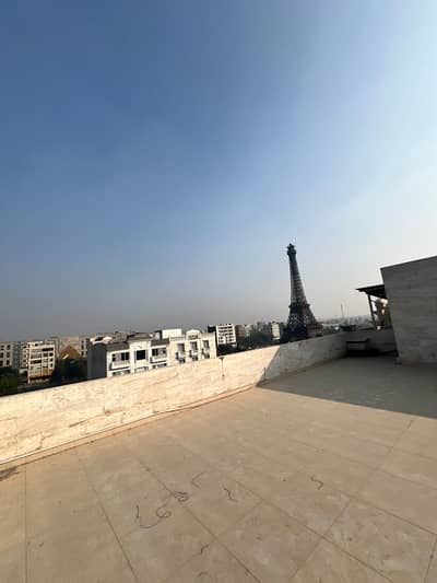 5 Marla Commercial Building for Sale in Bahria Town Sector C