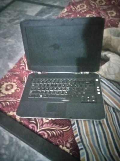 Dell latitude 4 g ram 128 g b SSD hard