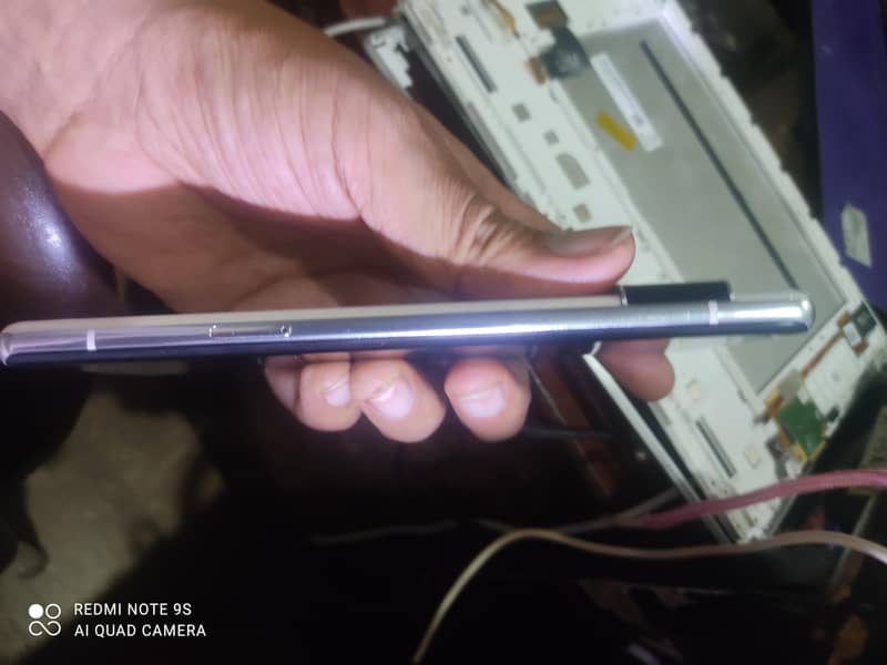 گوگل پکسل ڈیڈ ہو گیا ہے باقی اسمان اس کا پارٹس اوکے جس بھائی کو چاہیے 2