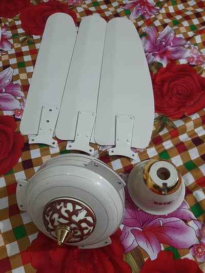 Royal Fan ceiling fan for sale in Excellent condition