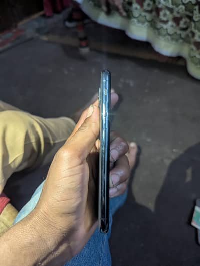 I phone 11 pro non pta  03010000139