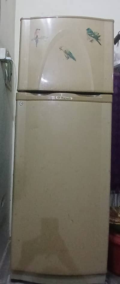 Large size Dawlence refrigerator for sale in Walton