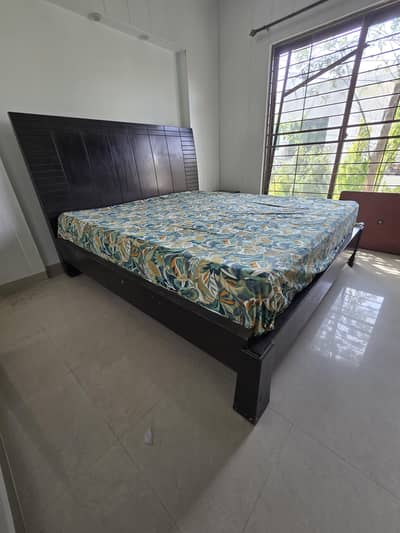 Wooden Bed Set with 2 Side tables and Dressing Table