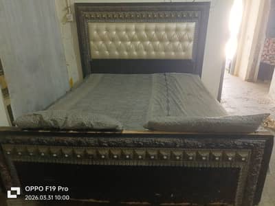 king size bed with mattress