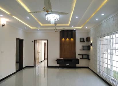 In Bahria Greens - Overseas Enclave - Sector 6 10 Marla House For rent