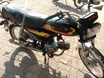 sutlaj bike Hy totally sman cd 70 ka dala Hy koi kam nae hony wala tyr