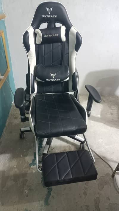 gaming Chair like new for sale Fully Functional