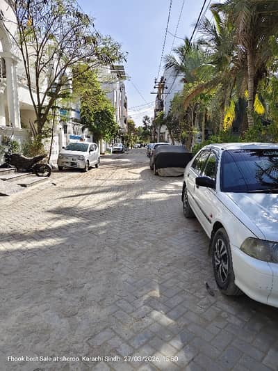 Leased 200yds plot Sale in a fully populated Society