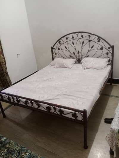 Heavy Duty Iron Bed with Mattress for Sale