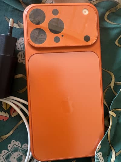 iphone charger and 17pro max casing