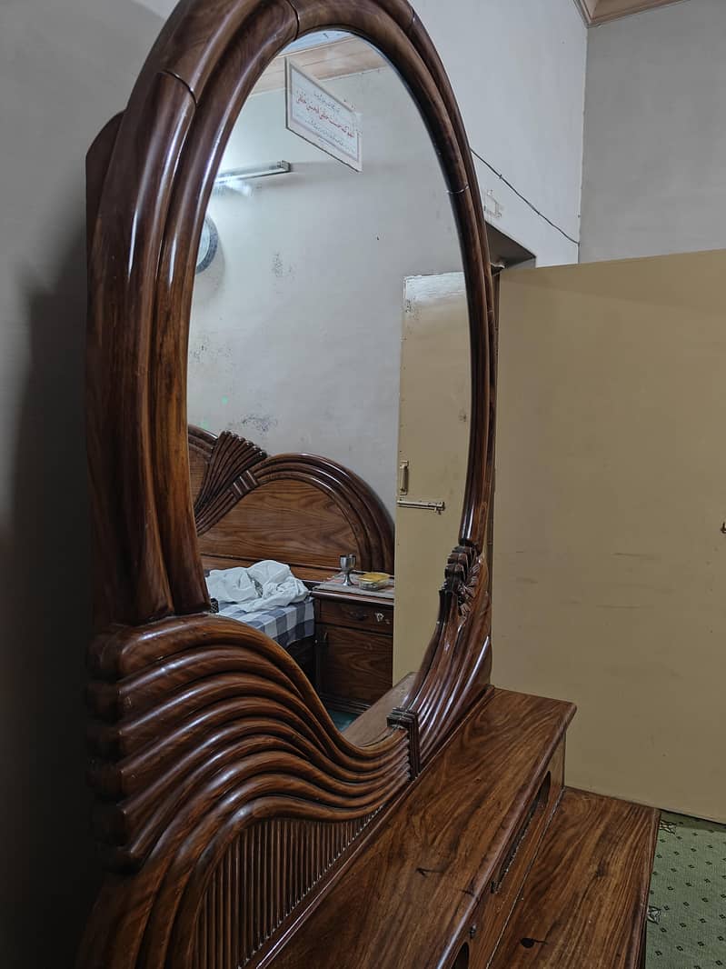 dressing table 0