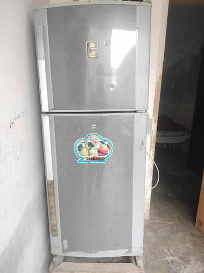 Dawlance frig medium size