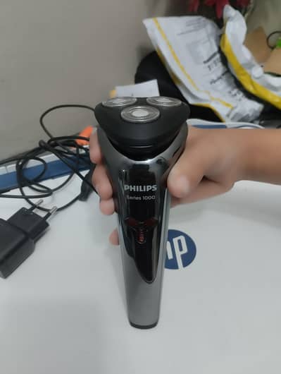 Philips shaver with charger