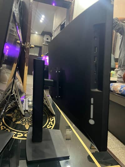 All-in-One Desktop (Stone) – Excellent Condition