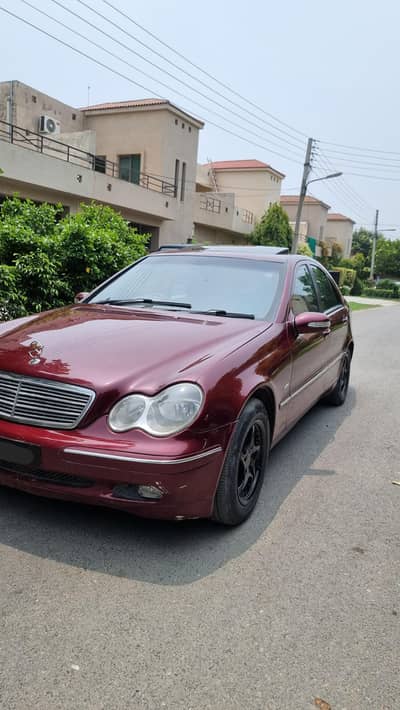 Merc-Benz c200 with sunroof