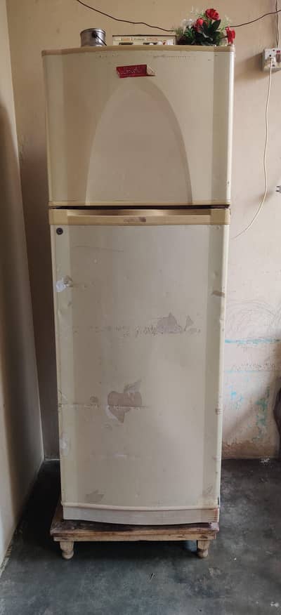 Refrigerator full size