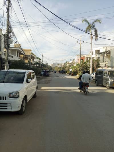 CHANCE DEAL GULSHAN 13-D 60 Feet Road 400 Syds Ground+1 Bungalow For Sale