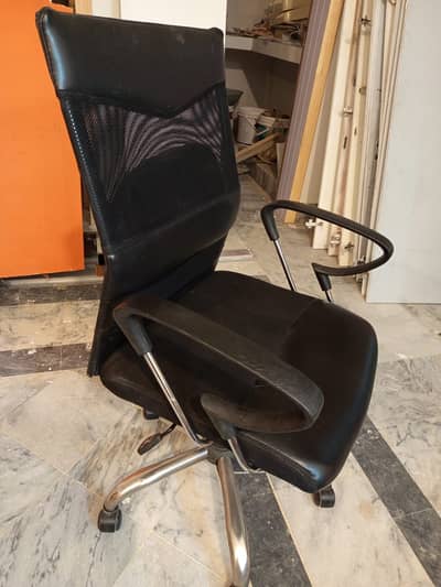 Black comfortable imported office chairs