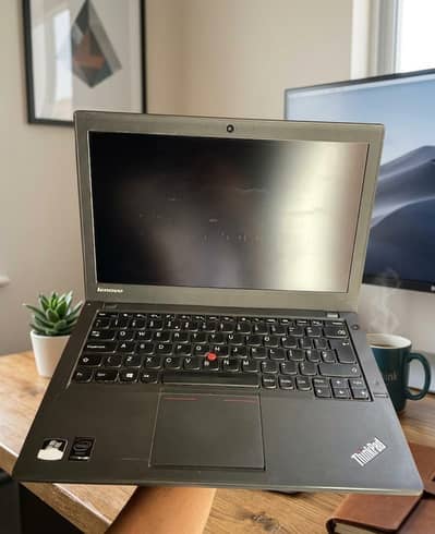 lenovo Thinkpad /cour i 5 / 4th generation/8GB ram /128 GB SSD hard
