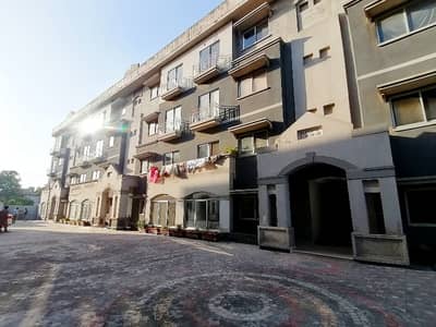 Prime Location Johar Town Phase 2 - Block J3 Flat Sized 5 Marla Is Available