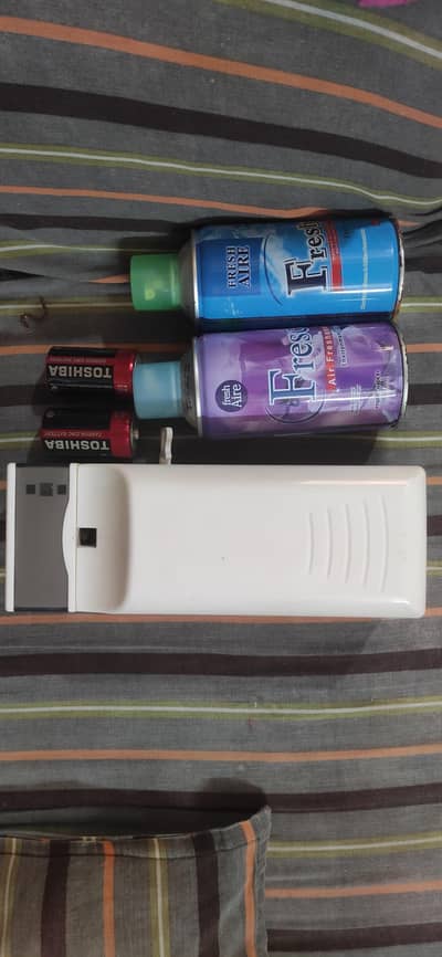 air freshner auto despencr with 2 spray refil
