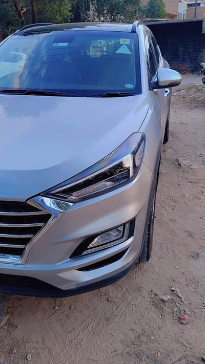 Hyundai Tucson 2021 model full option.