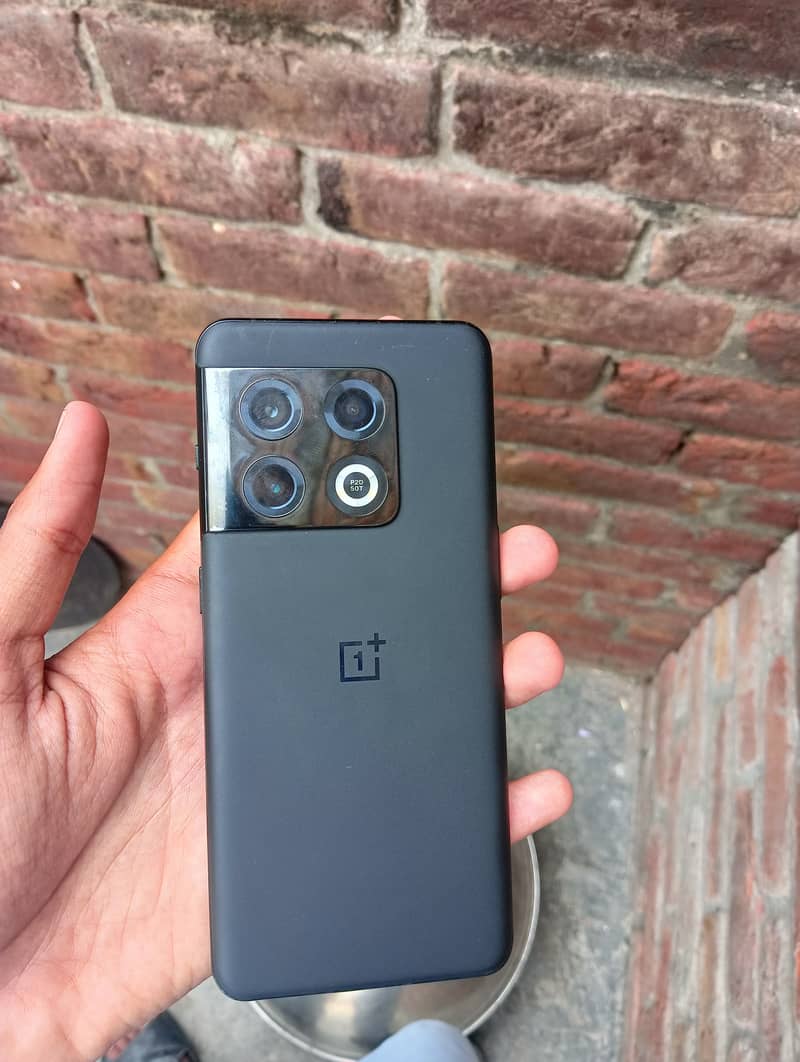 One Plus 10 Pro 6