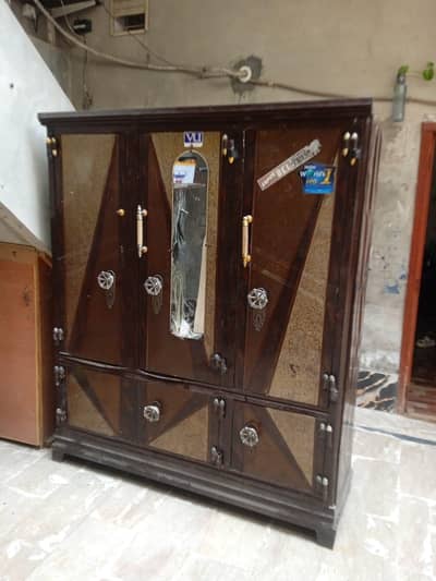 safe almari/ dark brown excellent condition excellent  urgent sale