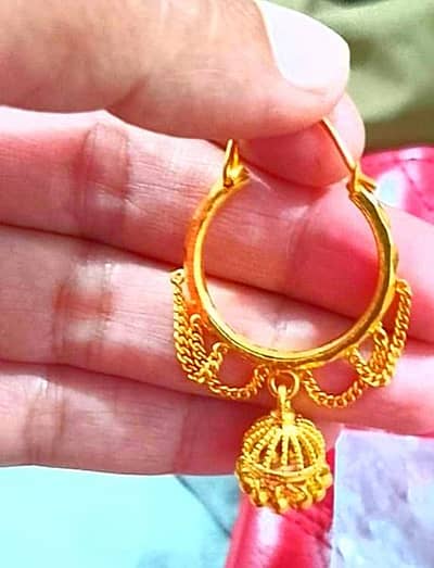 gold earrings for womens.