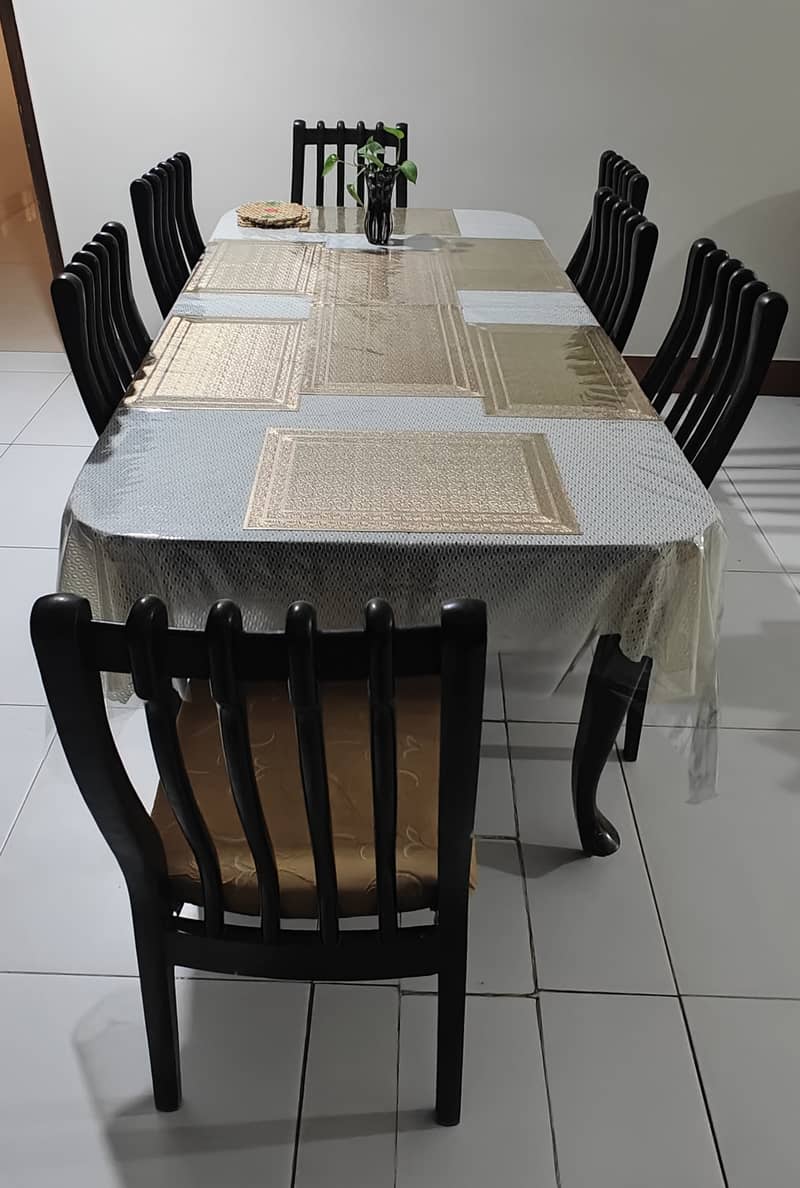 Dinning table with 6 chairs 0
