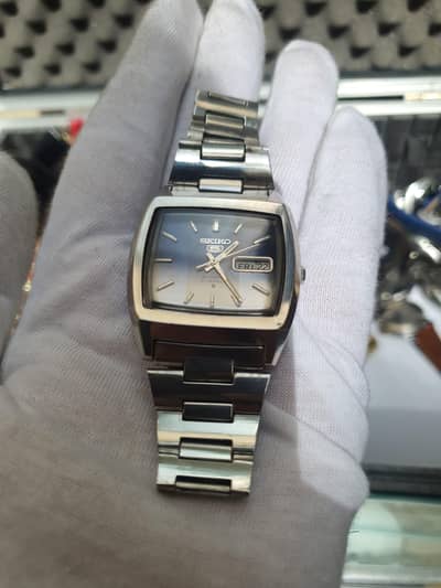 Seiko 5 Automatic - TV Shape - Purple Gradient Dial - 21 Jewels