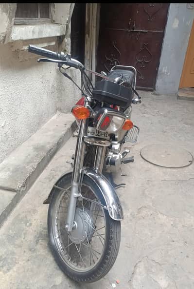 Honda 125 Special edition batter then Suzuki 110,Gd110s,Yamaha,YBR