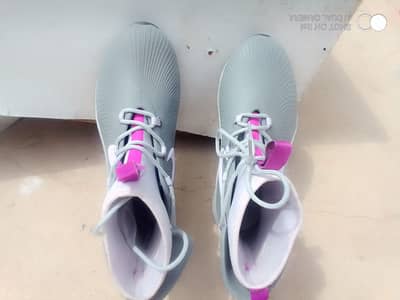 This is nike shoes for casual use