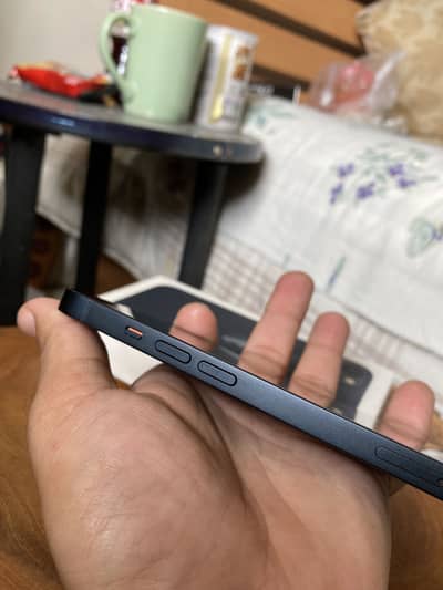 iPHONE 13 : 10month warranty