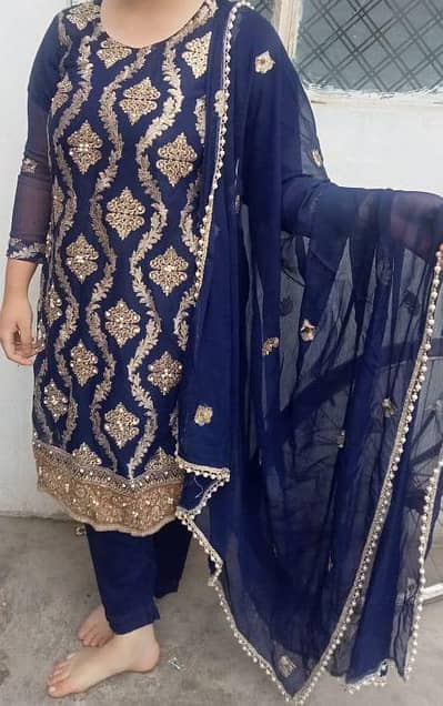 Saree & Maxi other dresses for sale. styliish dresses at best prices