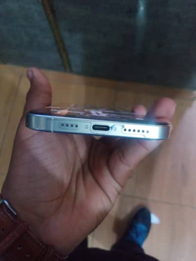 Iphone 16 pro max White Titanium non PTa jv 256gb