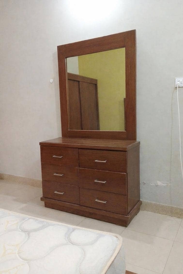 dressing table 0