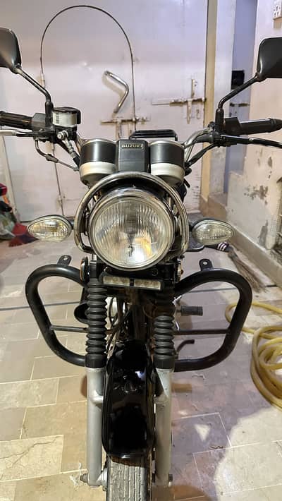 Suzuki GS-150 SE 2022