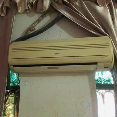  1 Ton Split AC for Sale – in good condition