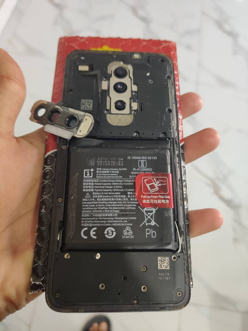 One plus 7 pro back camera available 1