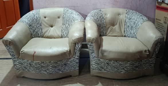 5 Seater Sofa Set in Reasnable Price
