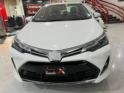 Toyota Corolla grande 1.8 x white with black 2026 zero mete
