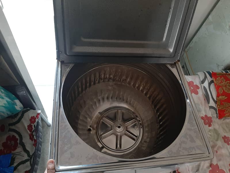 Universal Washing machine 2
