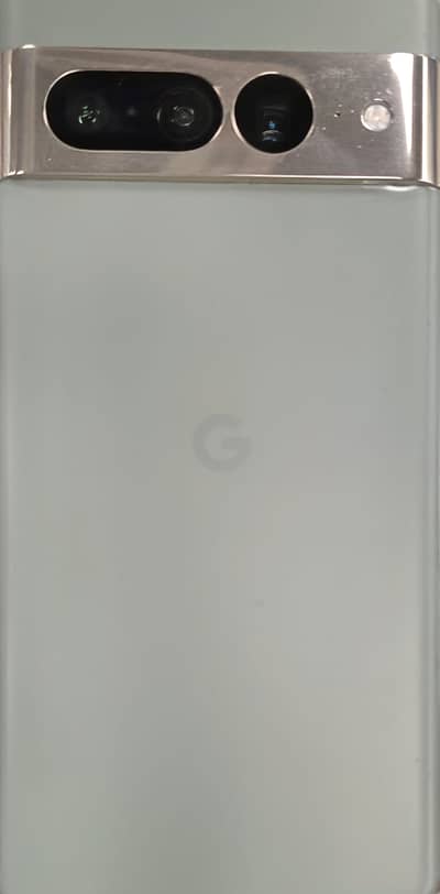Google Pixel 7 Pro – Hazel (12GB RAM / 256GB Storage) – 10/10 Conditio